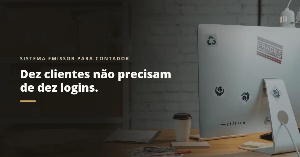 Mesa de escritório de logística com computador, caixas e documentos